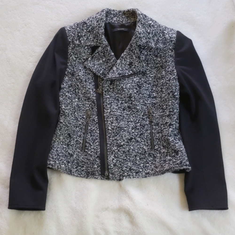 Women's fitted blazer